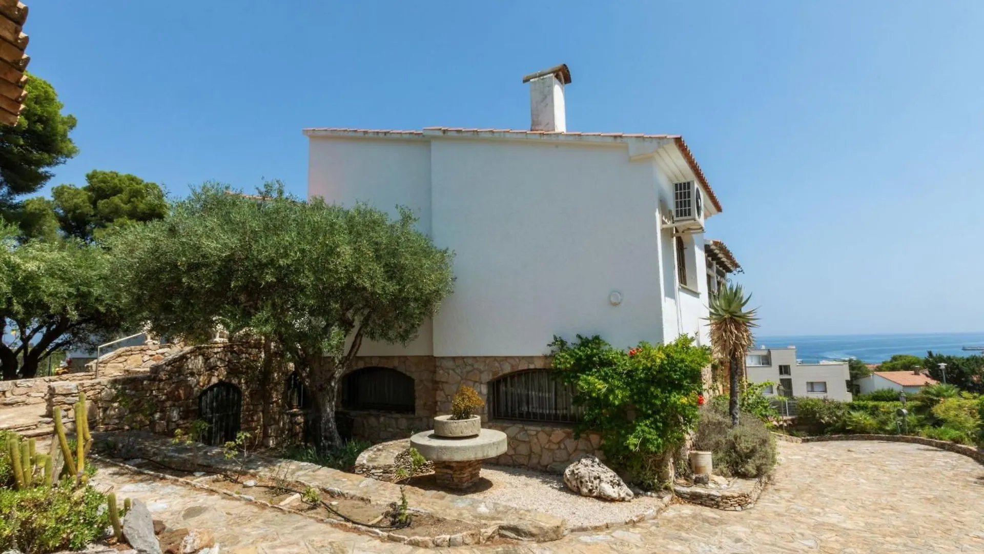 Villa Les Oliveres By Interhome Llanca Spain