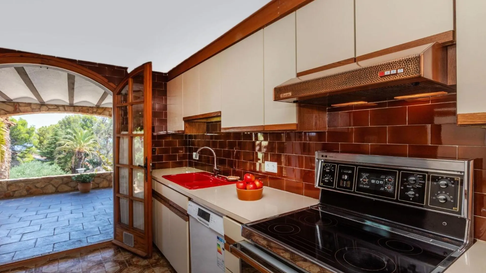 Villa Les Oliveres By Interhome Llanca
